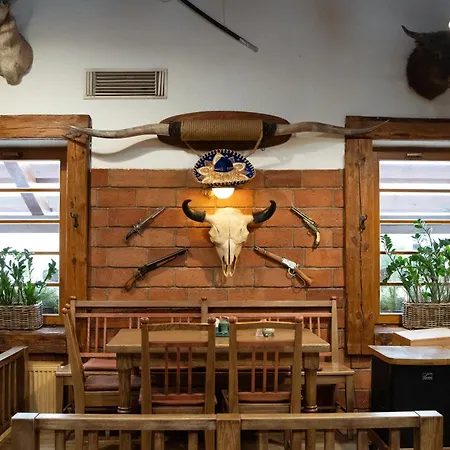 Penzion Steak Restaurant Country Saloon 3*