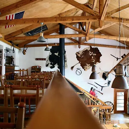Steak Restaurant Country Saloon ゲストハウス