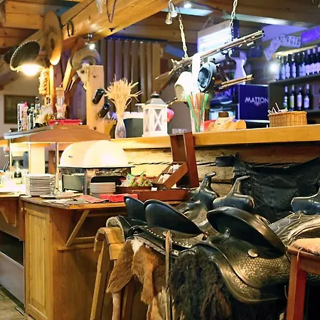 Steak Restaurant Country Saloon ゲストハウス