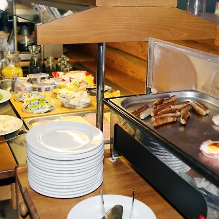 ゲストハウス Steak Restaurant Country Saloon クラトビ